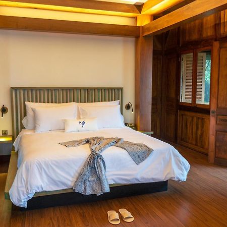 Tira Vilagna Suites & Spa Kintamani Rum bild
